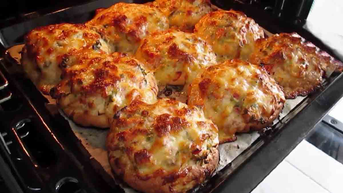 Les poitrines de poulet restantes du frigo peuvent se transformer en un dîner succulent et